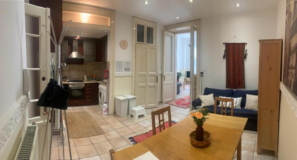 Apartment Almassy View Budapest